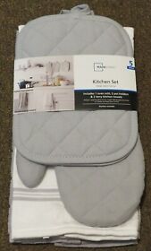Ms80005846109 Mainstays Kitchen Set 5 Piece Silver And White 2 Towels Hot Pads 1 Oven Mitt