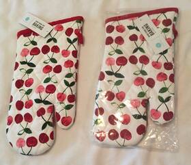 100122337 Martha Stewart 2 Collection Berry Oven Mitts Good Thing For Baking Nwt Cotton