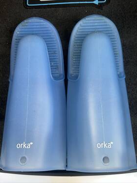 Mastrad 885902822031 2 Oven Mitt With Nonslip Grip Orka Blue Silicone 17 Inch Glove Barbecue Time