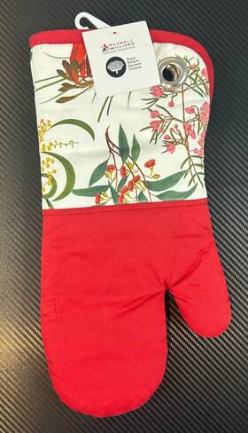 H10010 Maxwell & Williams And Royal Botanic Gardens Australian Botanics Oven Glove Red