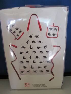 Metropolitan Museum Of Art 885118499348 Steinlen Cats Apron Oven Mitt Matching Pot Holder Set Playful Cat The Met. New