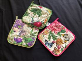 843418 Michel Design Works 3 Flower Garden Floral Cotton Potholder