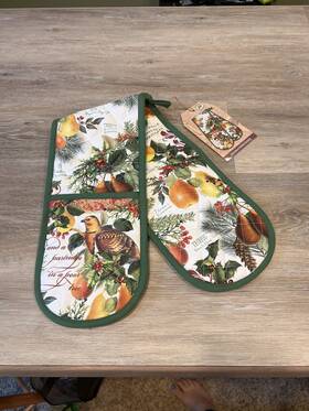 Adom374 Michel Design Works In A Pear Tree Cotton Kitchen Double Oven Glove Christmas