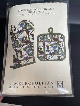 Mma 885118508705 New Louis Comfort Tiffany Grapevine Oven Mitt/mit Metropolitan Museum Of Art