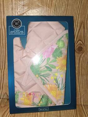 Modern Expressions 049022995796 Floral Pink Oven Mitt And Pot Holder Boxed Set -new Sku#758