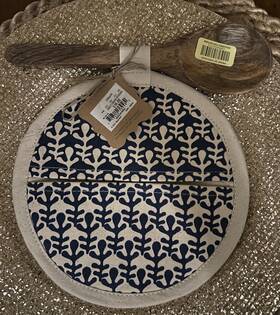 Swpi-00122 Mud Pie Blue And White Abstract Cotton Potholder Wooden Spoon Set Swpi-00122 Mud Pie Blue And White Abstract Cotton Potholder Wooden Spoon Set