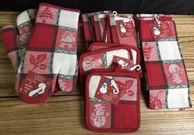 Nidico Group Inc 743598003809 15 Pc Christmas Kitchen Set 3 Towels 2 Oven Mitts 4 Pot Holders 6 Dish Cloths