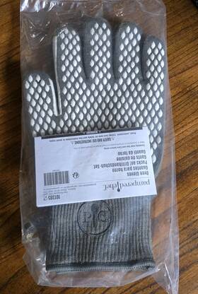 101385 Pampered Chef Oven Gloves Gray White Nib