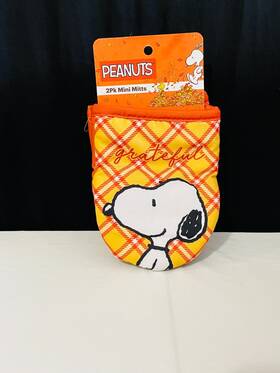 Peanuts 042887351455 Snoopy Grateful Mini Oven Mitts Orange Yellow White 2 Pk New 2021