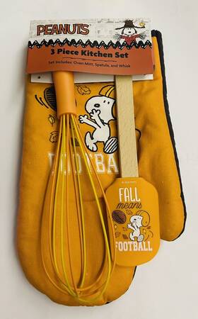 Peanuts 042887846180 New 3 Piece Kitchen Set Oven Mitt Spatula Whisk Football 100% Cotton