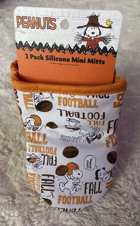 Peanuts 042887919754 2 Pack Snoopy Charlie Brown Football Autumn Silicone Oven Mini Mitts New