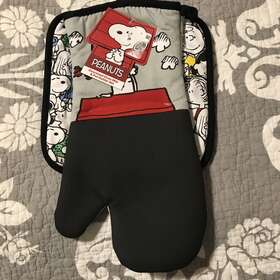 Peanuts 766169234464 Charlie Snoopy Red Baron Oversized Oven Mitt Pot Holder Set 2pk New