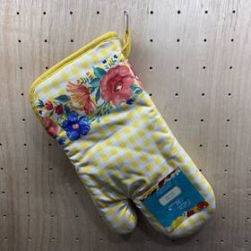 Pioneer Woman 028332773836 Delaney Gingham Oven Mitt Yellow Checks Farmhouse Country Floral