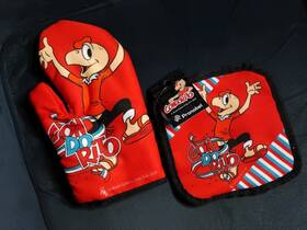 Pronobel S.a. 100210602005 Condorito Oven Mitt And Potholder Set - Nwt Rare Only One Anywhere Pronobel S.a. 100210602005 Condorito Oven Mitt And Potholder Set - Nwt Rare Only One Anywhere