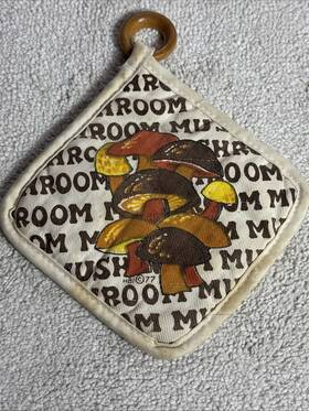 Vintage-1977-70s-mushroom Read Potholder-read