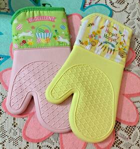Seasonal 195464609538 Set Of 2 Pink Yellow Silicone Easter Oven Mitts Inch Eggcellent Hippity Hop