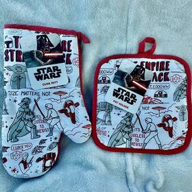 Star Wars 042887858084 Disney Potholder Kitchen Set Oven Mitt And Pot Holder Red