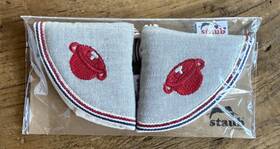 Staub 272340061226 Oven Mittens Cerise Knob Cover Potholders Set Of 2 Kitchen Accessories New