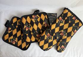 Sultan S Linens 876416217062 Hola Halloween Grinning Black Cat Oven Mitt And 2 Potholders New Set Of 3