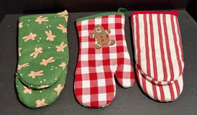 Target 430001803735 3 Holiday Christmas Oven Mitts - 2 With Gingerbread Men 1 Red/white Striped