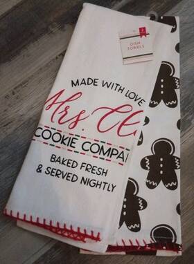 Target 710345302511 Mrs. Claus Gingerbread Man Kitchen Towel Set- New