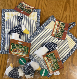 The General Store Barnyard Friends Country Duck Fabric Potholders Magnets Set2