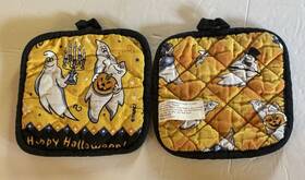 52469 Thinc Lot 2 Ghosts With Pumpkins And Candelabra Hanging Happy Halloween Pot Holders