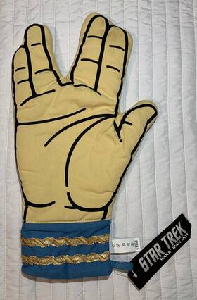 Thinkgeek 847509001349 New Star Trek Spock Oven Mitt Hand Novelty Kitchen Vulcan Live Long And Prosper