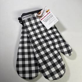 Town & Country Living 028332799890 Kitchenaid Gingham/ Charcoal Oven Mitt 2-pack Set 7 Inch X13
