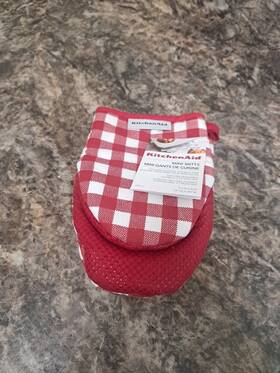 Town & Country Living 445005745755 Kitchenaid Gingham Mini Oven Mitt Set Of 2. Red. Free Shipping