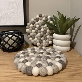 Trendynow365 608037981011 Set Of 2 - Large 100% Wool Trivets For Hot Dishes. Premium Quality Heat Resi