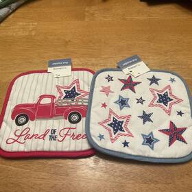True Living 430001393335 Nwt Two Patrotic Pot Holders 100% Cotton 8 Inch X Land Of The Free