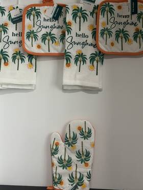 1oven True Living 430002157790 5 Pc. Kitchen Set 2 Towel Pot Holder And Mitt Hello Sunshine Palm Trees