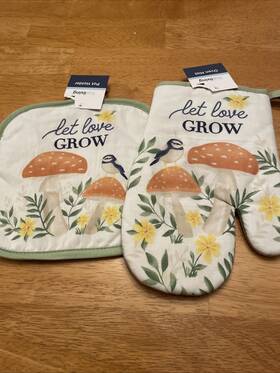 True Living 430002283697 Nwt One Pot Holder And Oven Mitt Set Let Love Grow Blue Bird Mushrooms