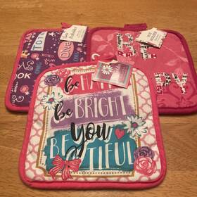 True Living 801968056593 Nwt Three Different Pot Holders 8 Inch X Cotton Be Happy Love Lol