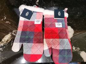 Ugg 008889311101 Set Of 2 Camper Plaid Oven Mitt Christmas 7 Inch X 13 Multi Plaid- Brand New