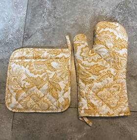 Vera Bradley 886003933404 Java Gold Pot Holder And Oven Mitt Set Euc Nwot