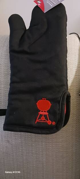 6472 Weber Grill Hand Miit #6472 Black And Red Embroidered