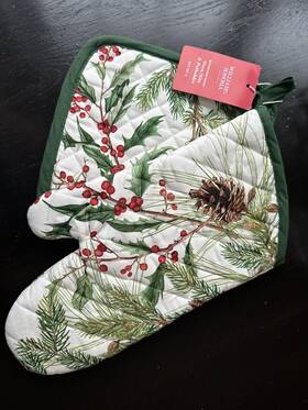 1739538 Williams-sonoma Woodland Berry Oven Mitt And Pot Holder Set Sold Out
