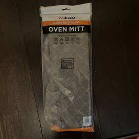 Winco 842169117683 Flame Resistant Oven Mitt 17-inch Sage Green - Sold As Each