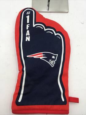 0320107 You The Fan Glove New England Patriots Oven Mitt