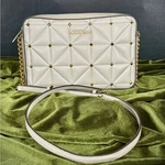 Michael Kors East West Cream Large Jet Set Crossbody Bag. Fixed Price $90.00.