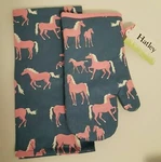 Horses Oven Mitt And Dish Tea Towel Kitchen Set Lot Blue Pink Hatley New. Fixed Price $25.40.