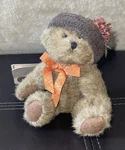 Boyds Bears Amber Mcpunkin The Head Bean Collection Jointed 6" Fall Hat Bow. Fixed Price $9.60.