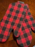 Kaf Home Oven Mitts Black Red Buffalo Plaid Nwt. Fixed Price $15.99.