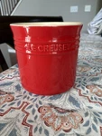 Le Creuset 6 Utensils Holder Crock Stoneware Cerise Red LARGE2.3 L/ 2.75 Qt. Fixed Price $27.88.