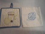 2 Vintage Hand Made Quilted Kitchen Potholders Tea Lemon Ice Glass. Fixed Price $10.60.