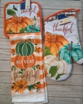 Home Collection Pumpkins Thankful Decorative Oven Mitt, Potholder & Towel 3 Pcs. Fixed Price $7.49.