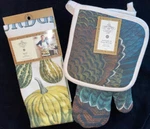 John Derian X Target Apron Hello Gourdgeous & Potholder Oven Mitt Set Brand New. Fixed Price $74.95.