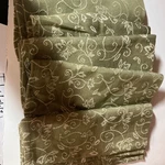 Set Dii 19.5X19.5 Cotton Fall Foilage Jacquard Mitered Napkins Olive Green Nwt. Fixed Price $18.99.
